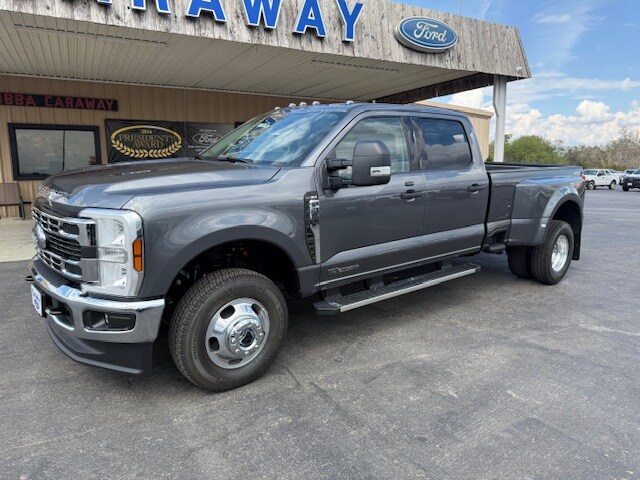 2026 Ford F-350 XLT photo 2