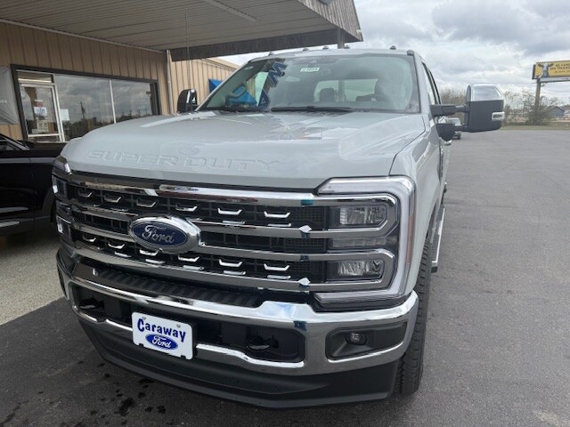 2026 Ford F-350 Lariat photo 3