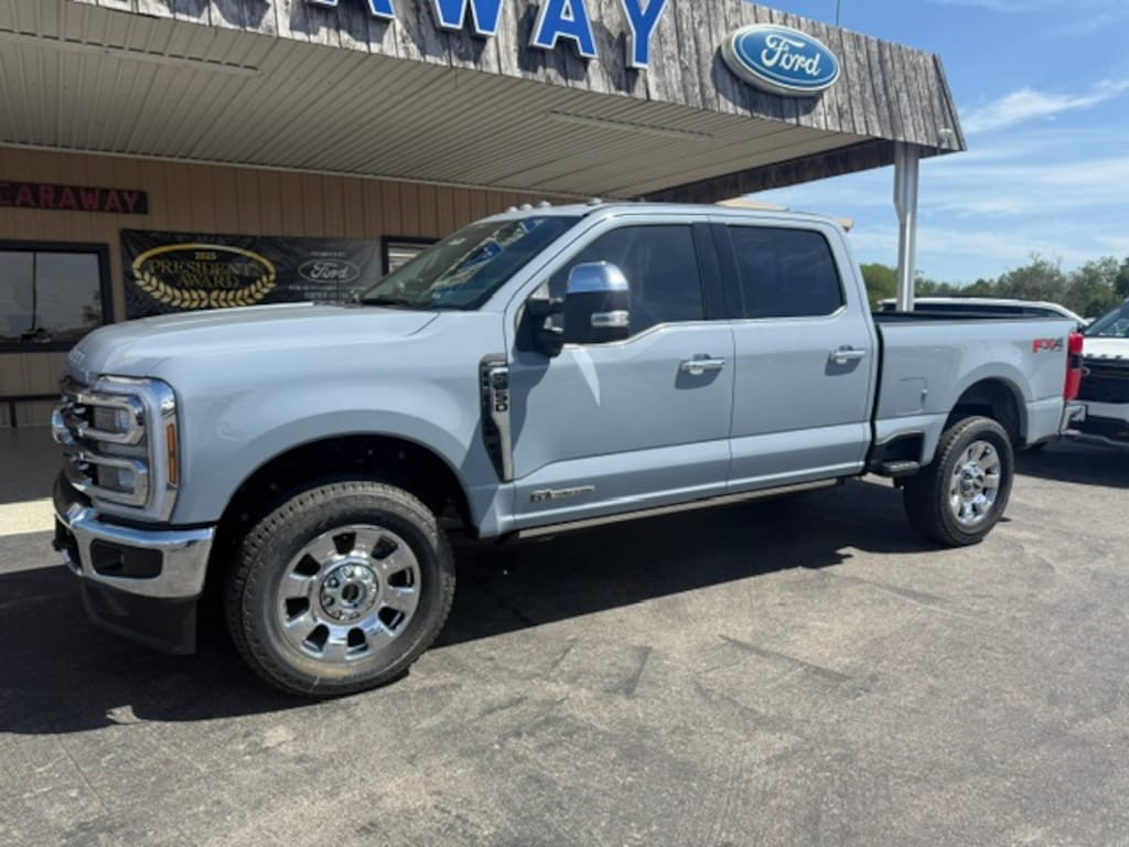 New 2026 Ford F-250 LARIAT 4X4 TRUCK