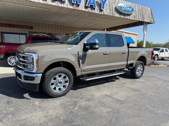 2026 Ford F-250 Lariat photo 2