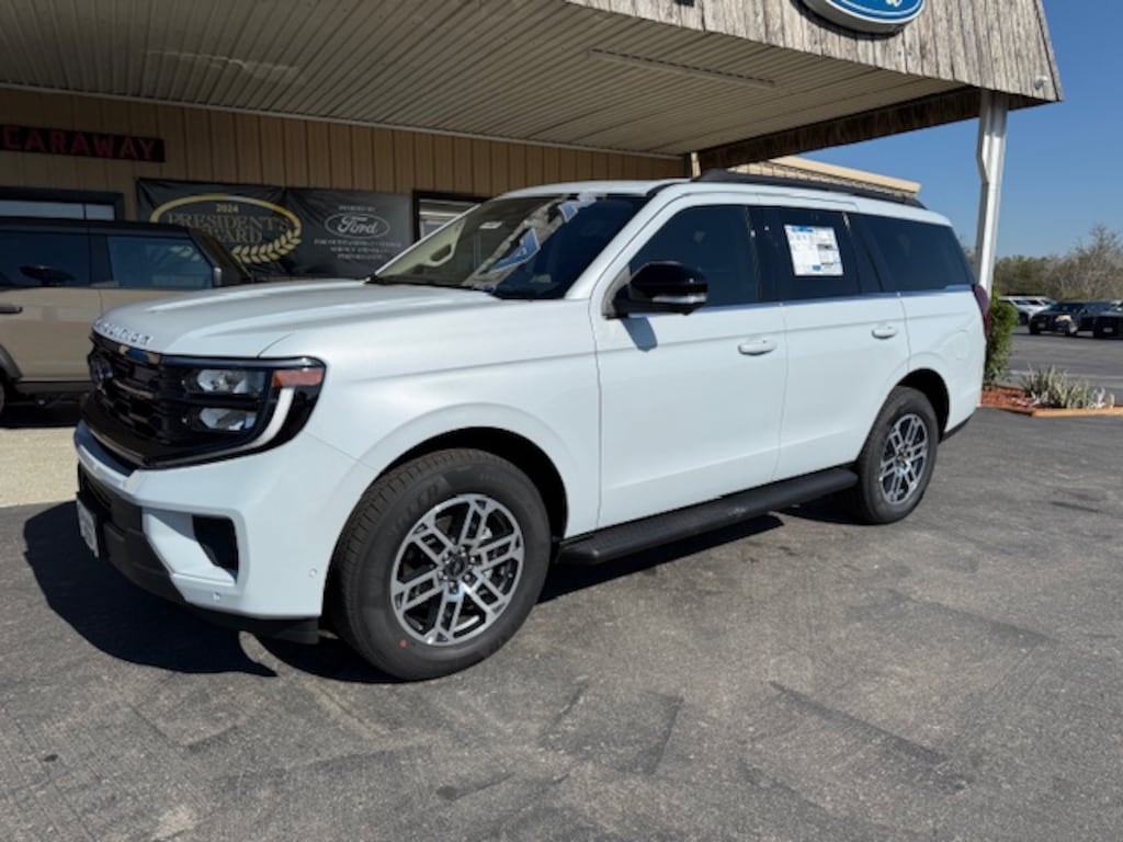 New 2025 Ford Expedition ACTIVE 4X2 SUV