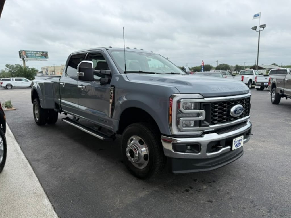 New 2026 Ford F-350 LARIAT 4X4 TRUCK