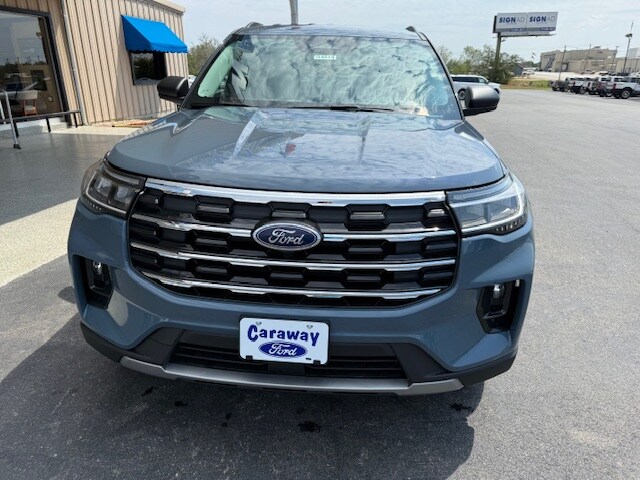 2025 Ford Explorer photo 3