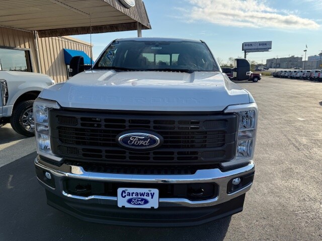 2026 Ford F-250 XL photo 4