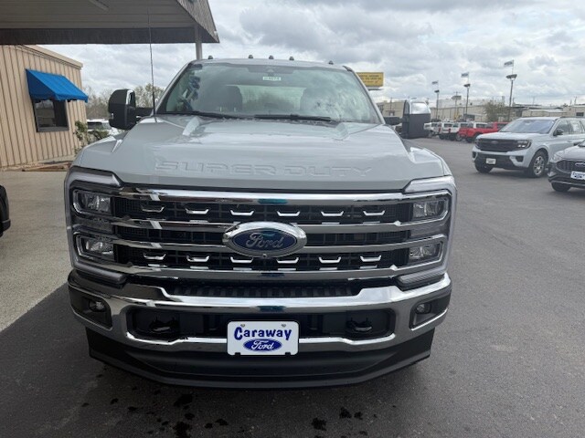 2026 Ford F-350 Lariat photo 4