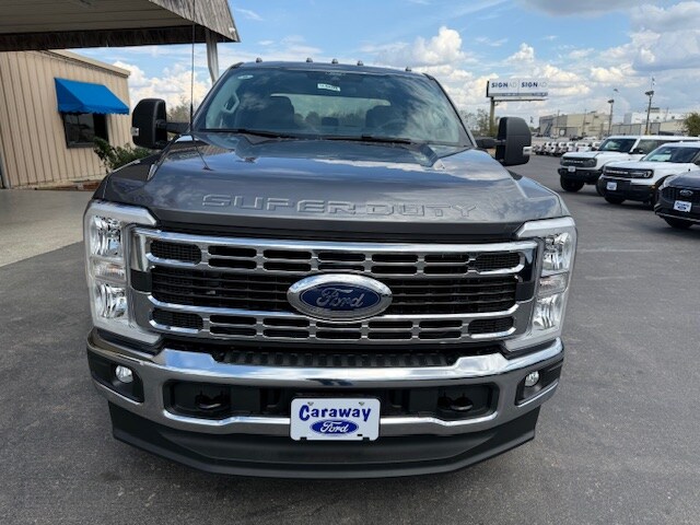 2026 Ford F-350 XLT photo 4