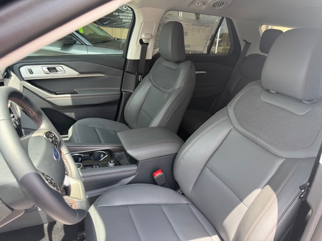 2026 Ford Explorer Active - Photo 13