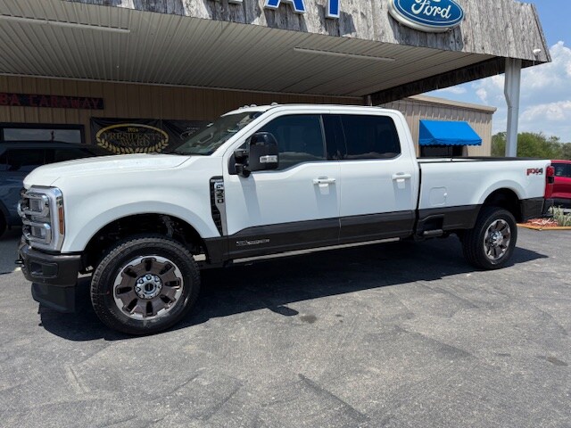 2025 Ford F-350 King Ranch photo 2