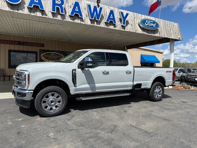 2026 Ford F-350 photo 2