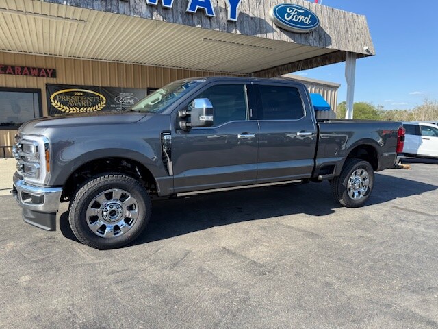 2026 Ford F-250 Lariat photo 2