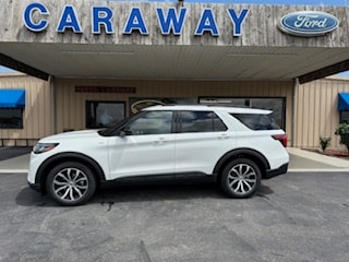 2025 Ford Explorer ST-LINE's photo