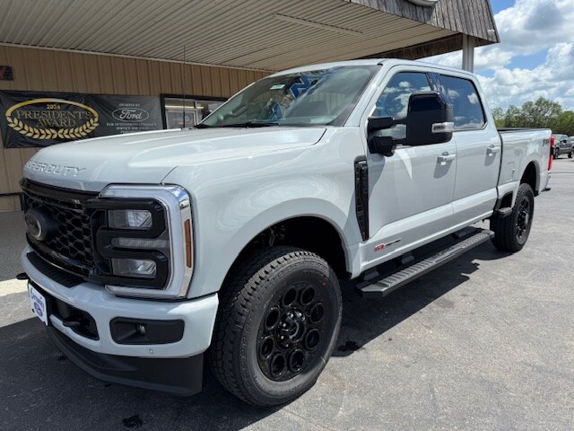2025 Ford F-250 Lariat photo 3