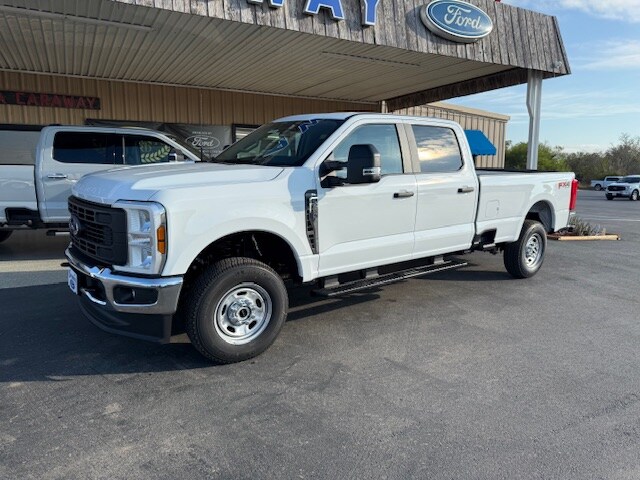 2026 Ford F-250 XL photo 2