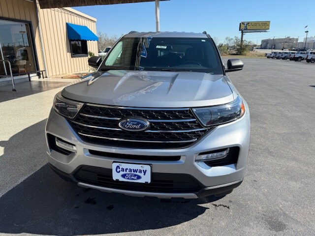 2023 Ford Explorer XLT photo 2