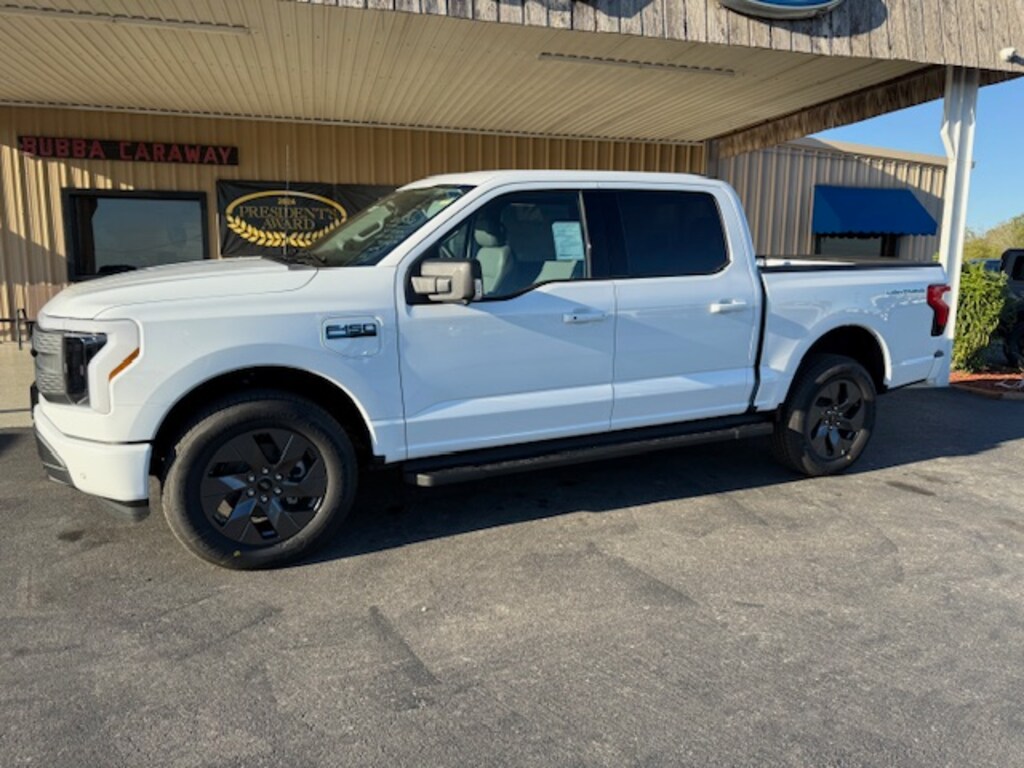 New 2025 Ford F-150 Lightning FLASH 4X4 TRUCK