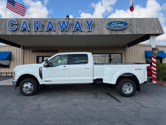 2025 Ford F-350 Super Duty Lariat's photo
