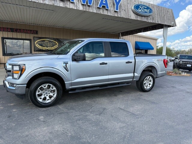 2023 Ford F-150 XLT photo 2