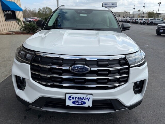 2026 Ford Explorer photo 2