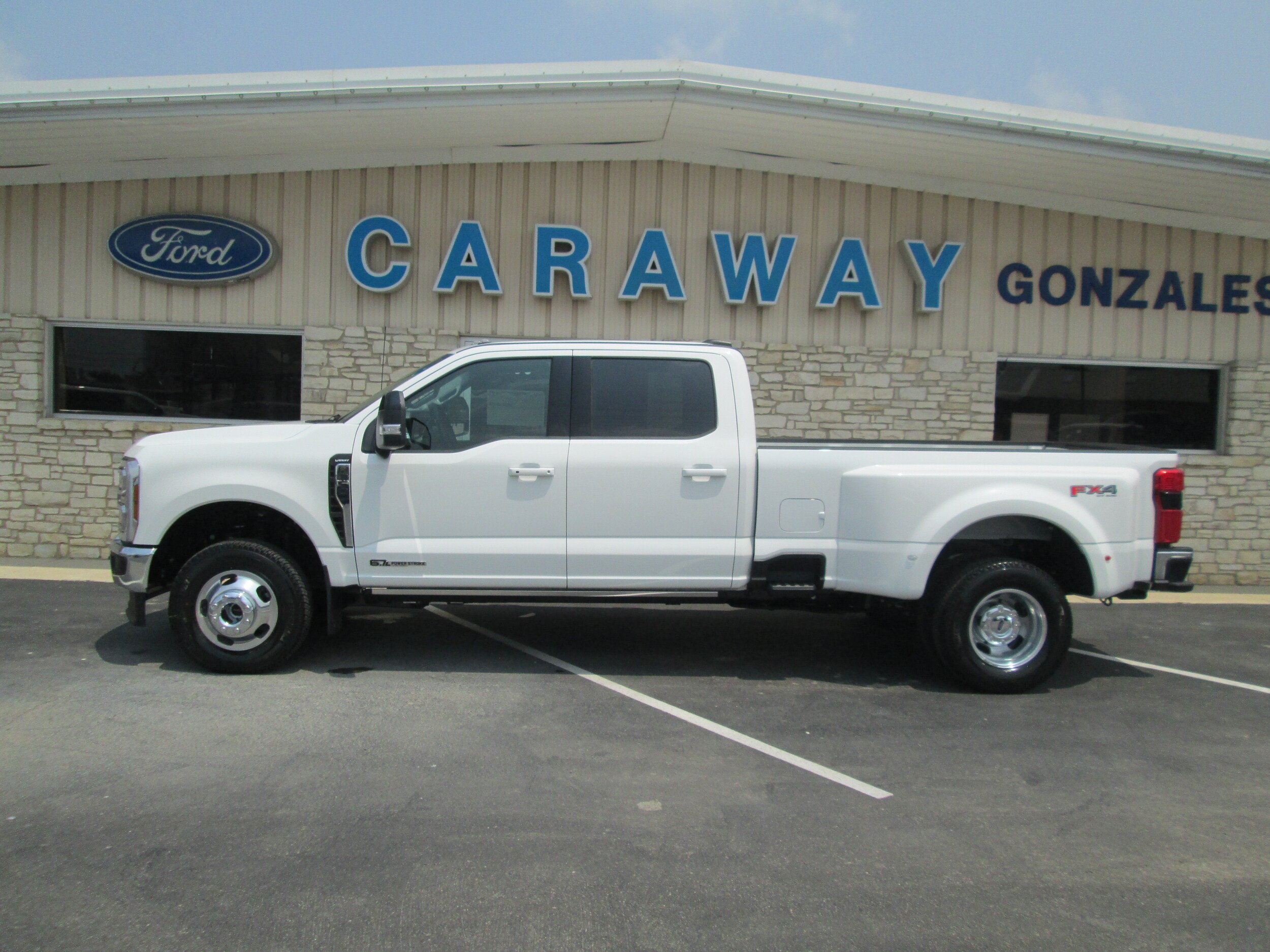 2025 Ford F-350 photo 2