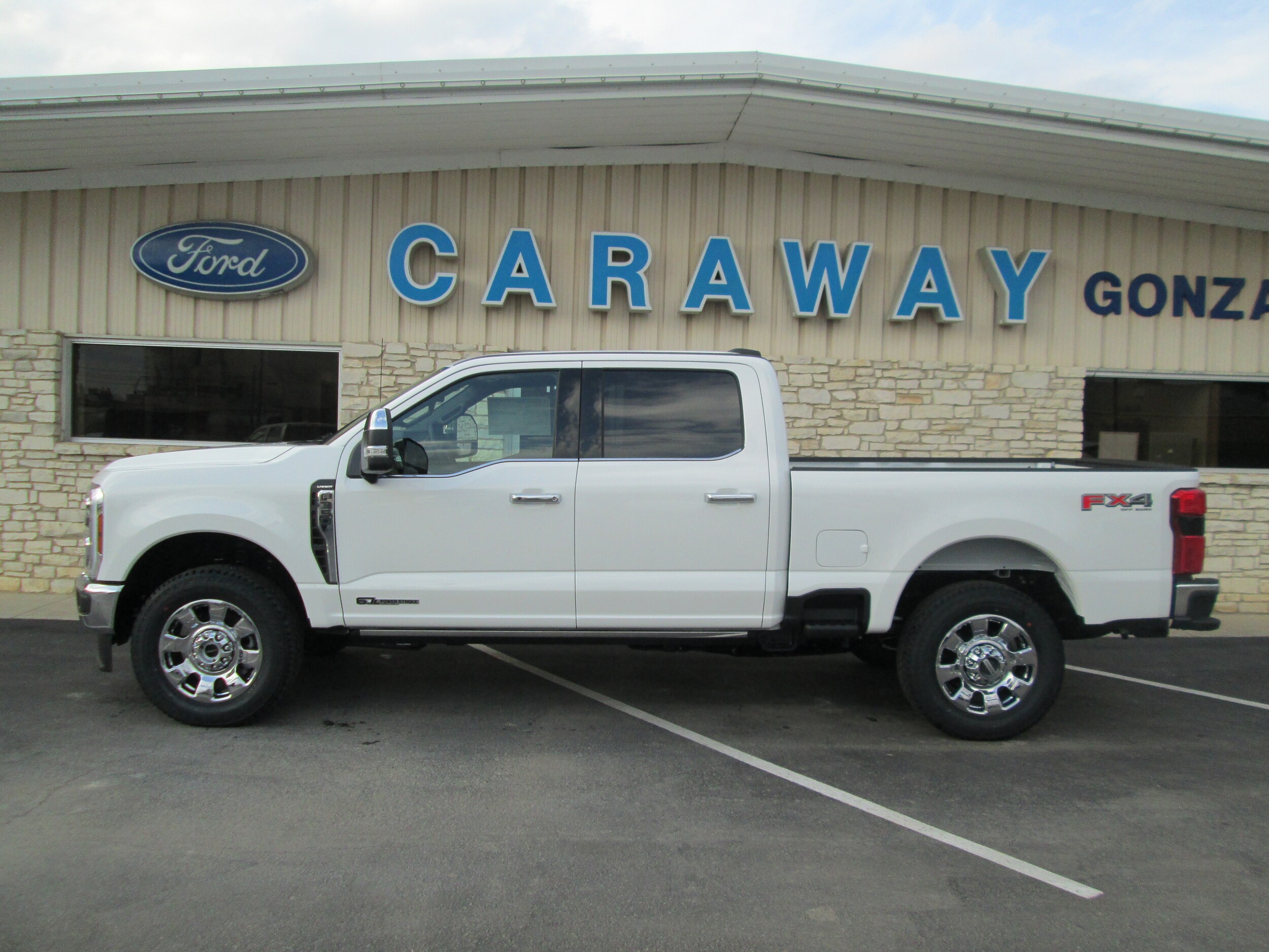 2025 Ford F-350 photo 2