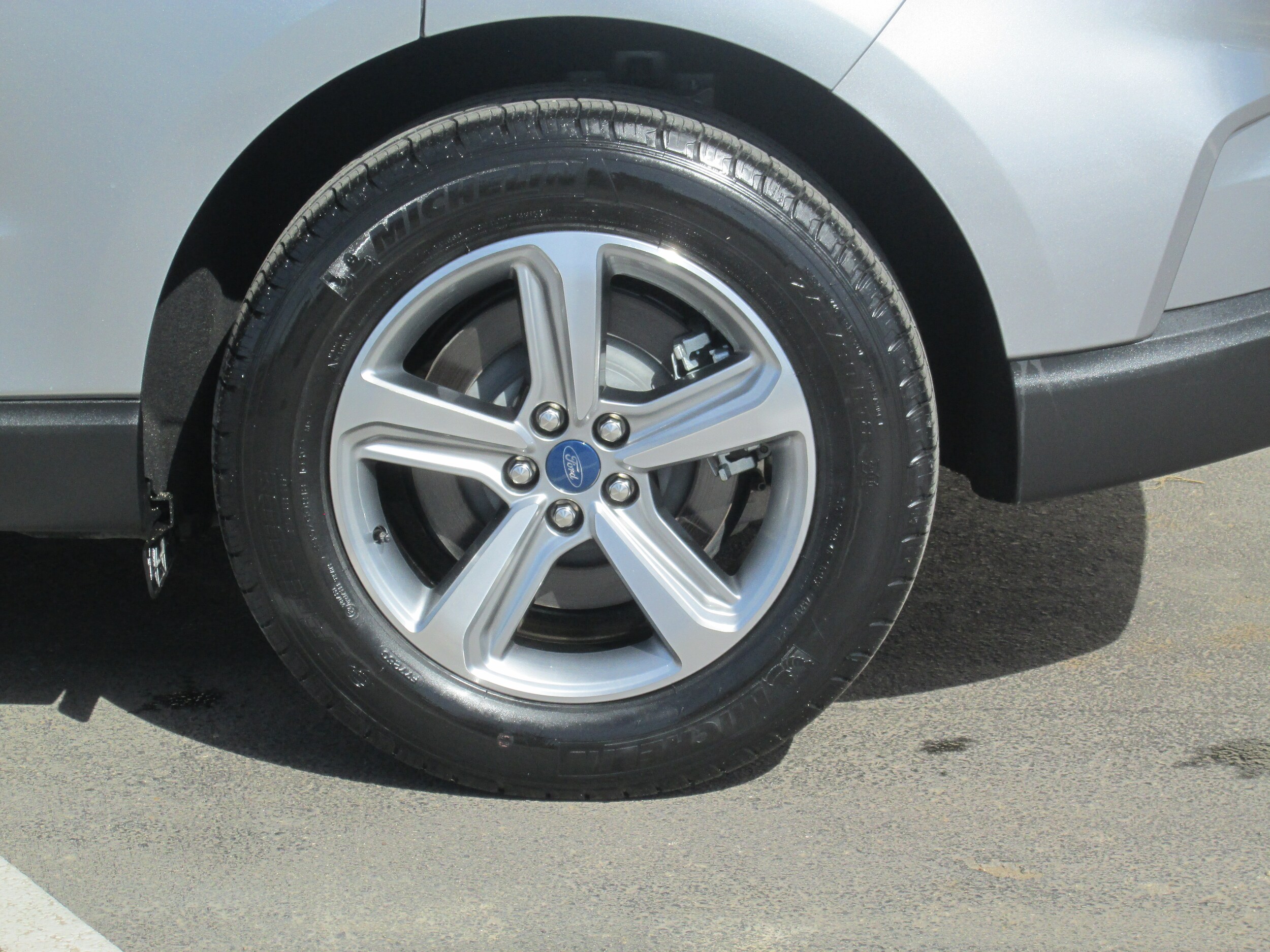 2022 Ford Edge SEL photo 3