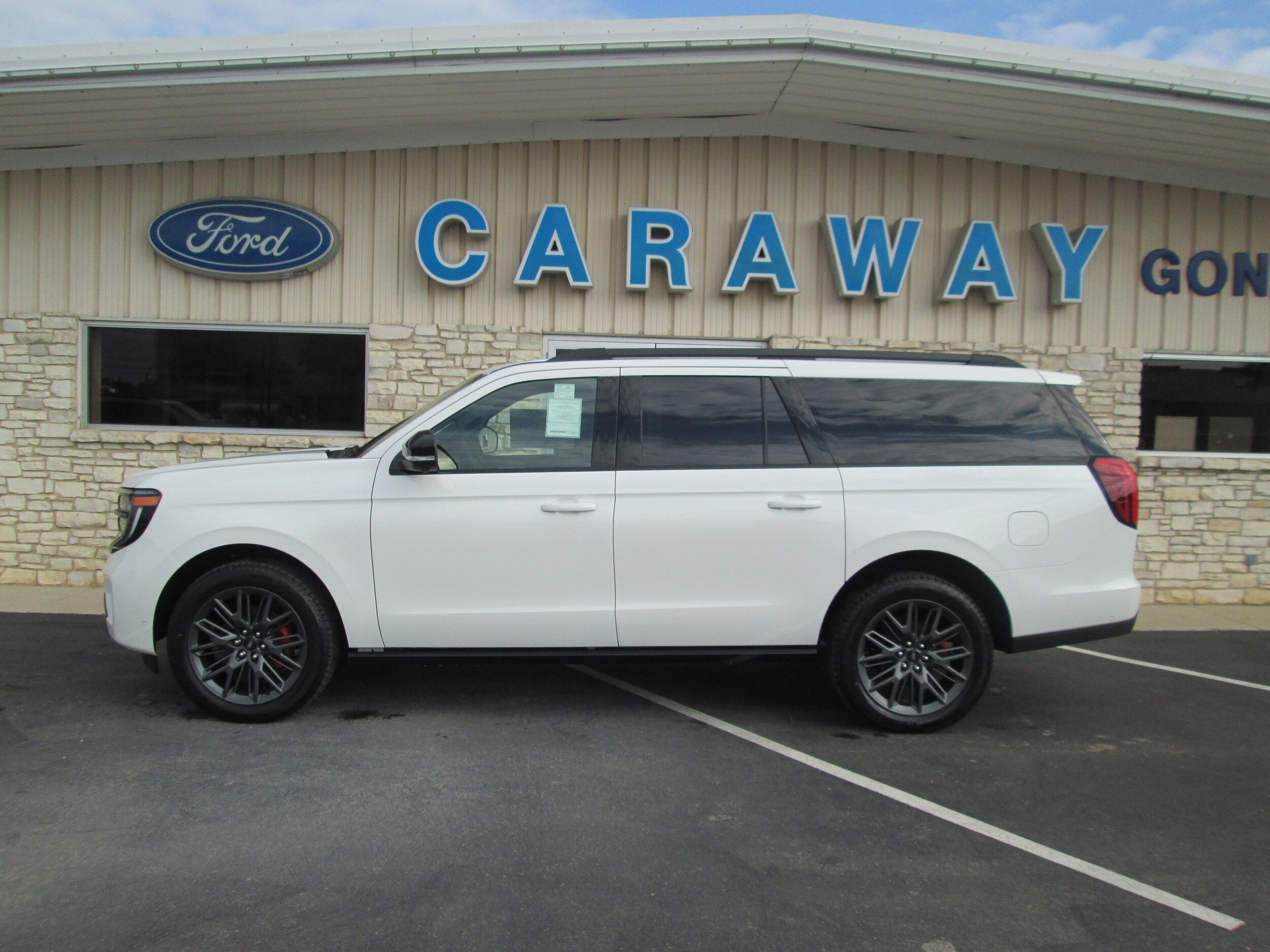 2025 Ford Expedition Platinum MAX photo 3