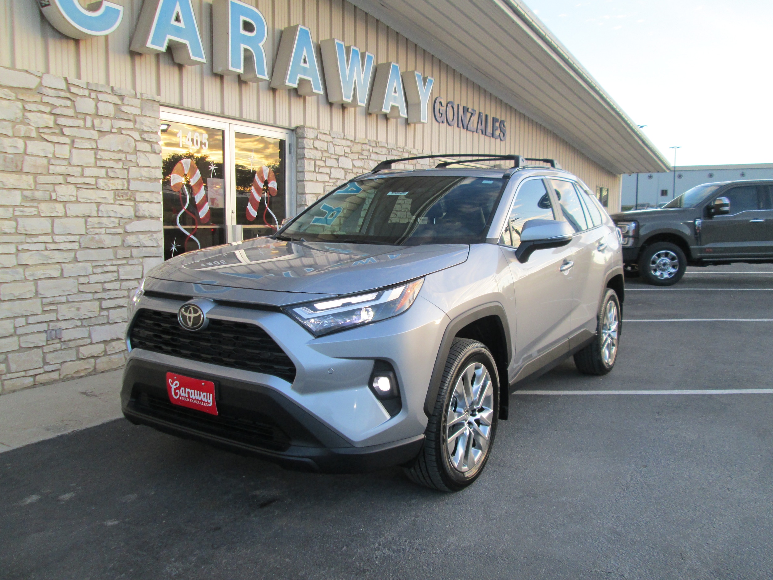2025 Toyota RAV4 XLE Premium's photo