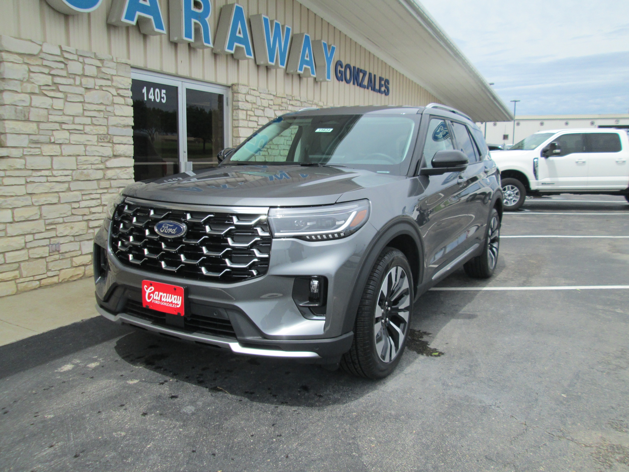 2026 Ford Explorer Platinum 4WD's photo