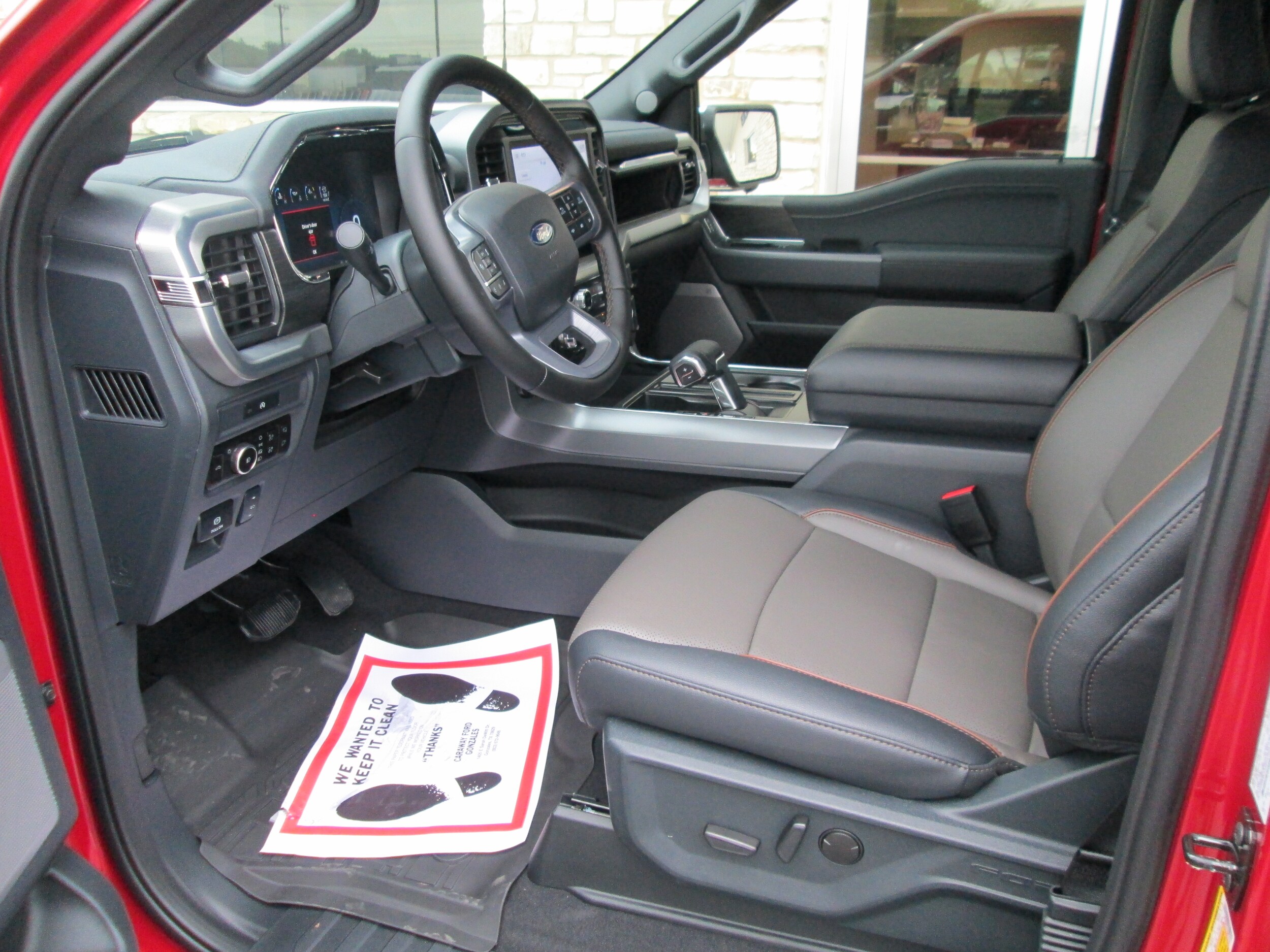 2025 Ford F-150 Lariat photo 4