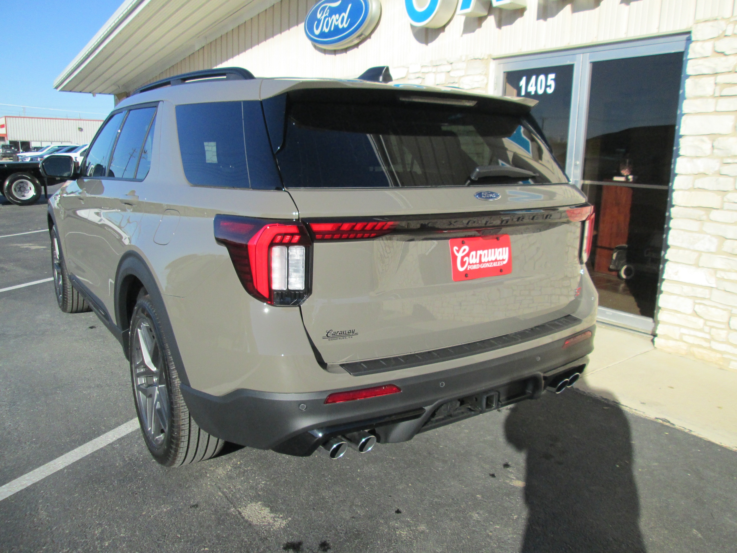 2026 Ford Explorer ST - Photo 6