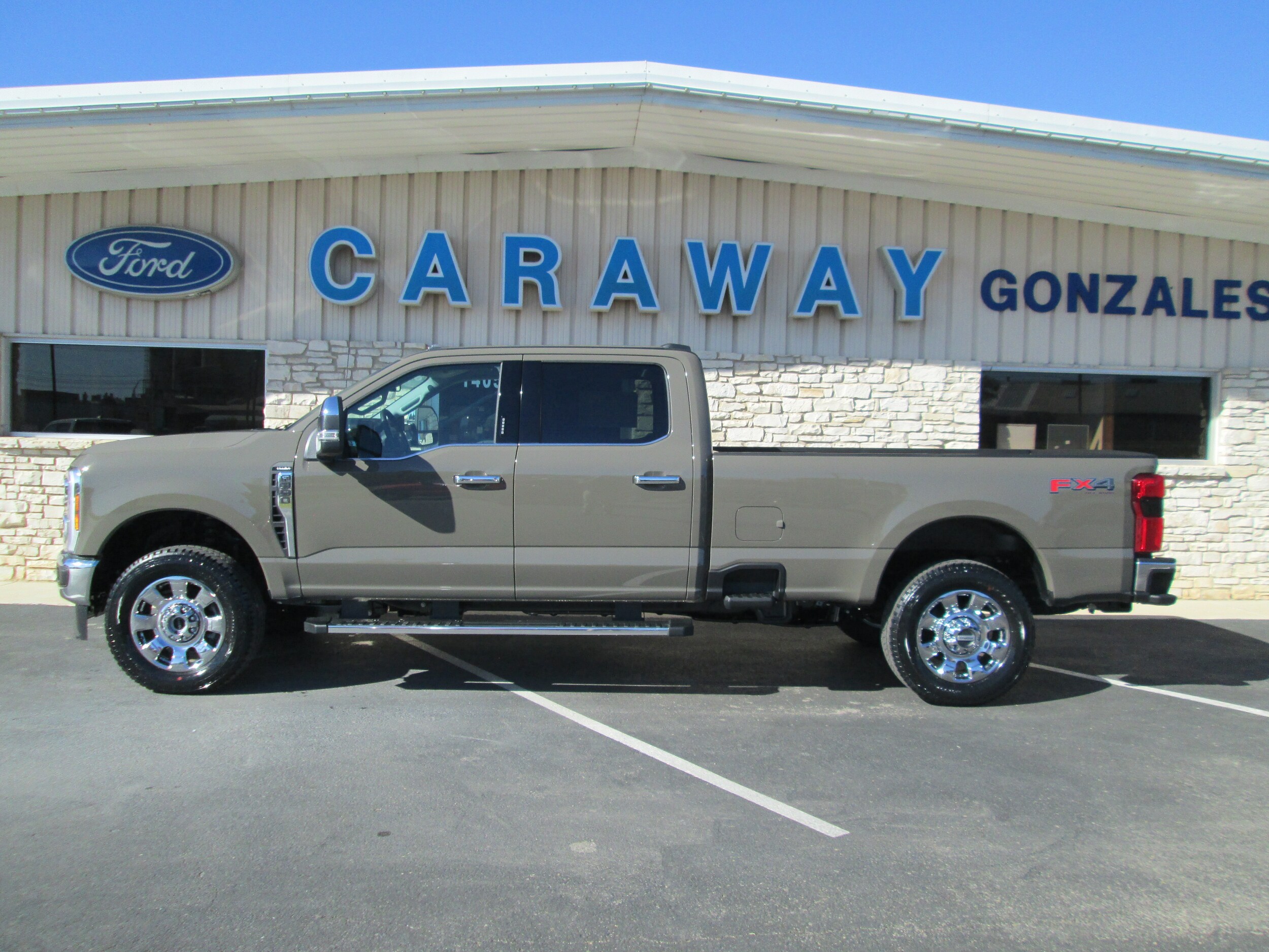 2026 Ford F-350 Lariat photo 2