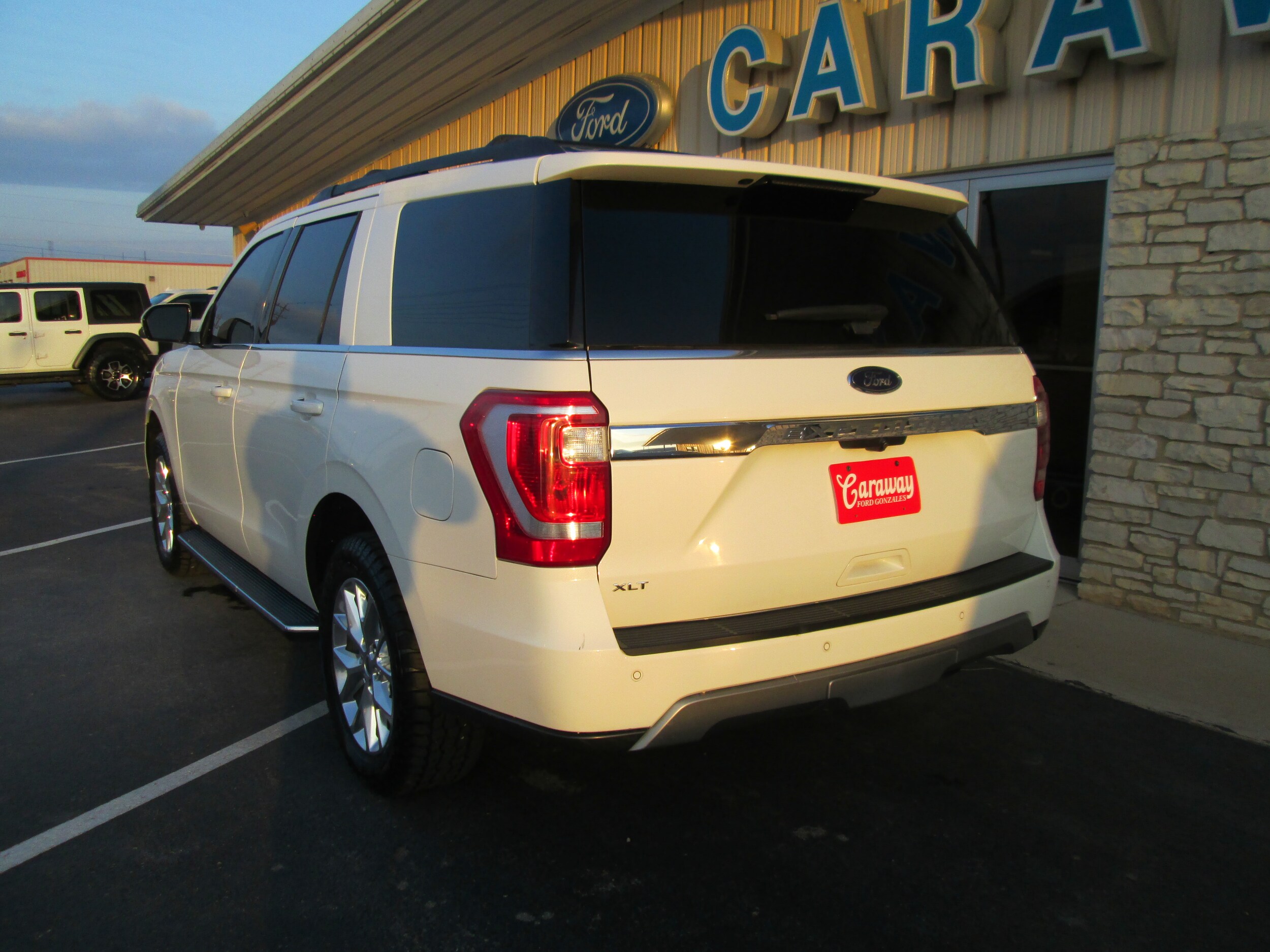 2021 Ford Expedition XLT photo 3