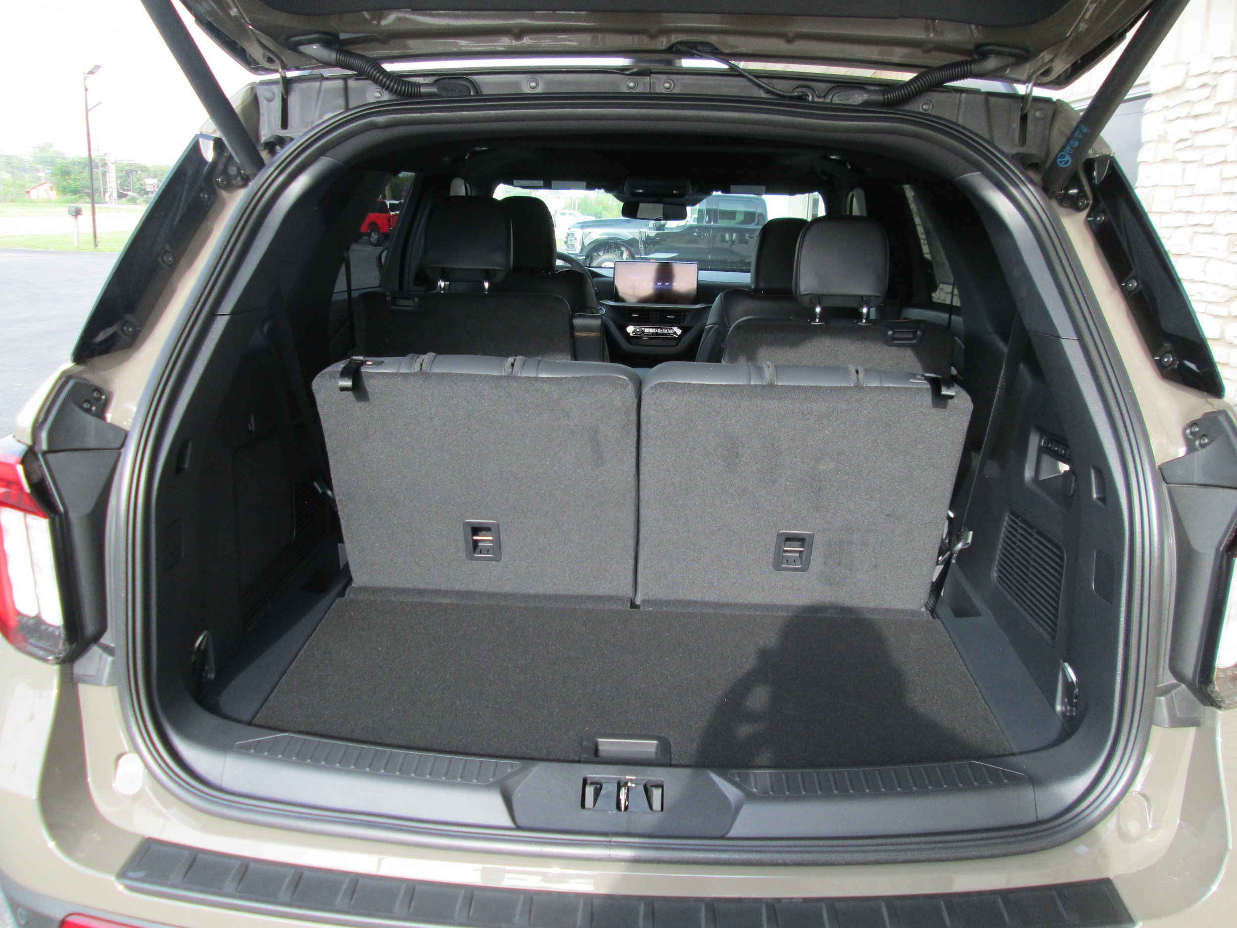 2026 Ford Explorer Tremor - Photo 10