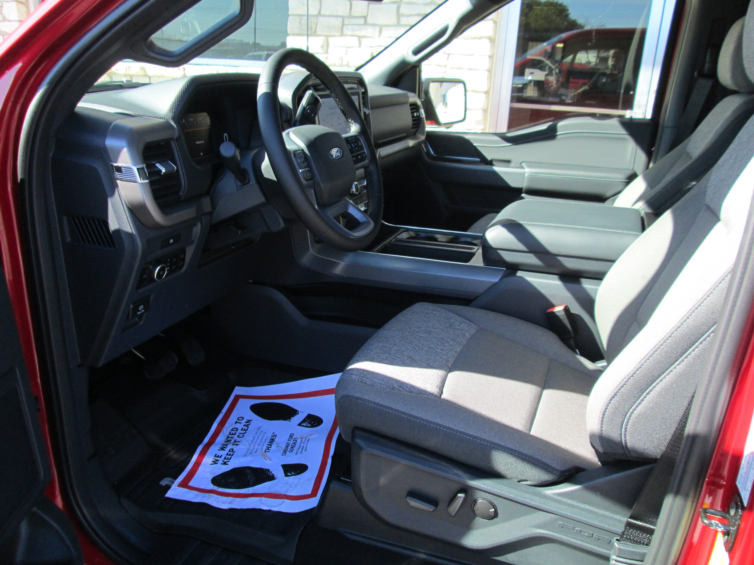 2025 Ford F-150 XLT photo 4