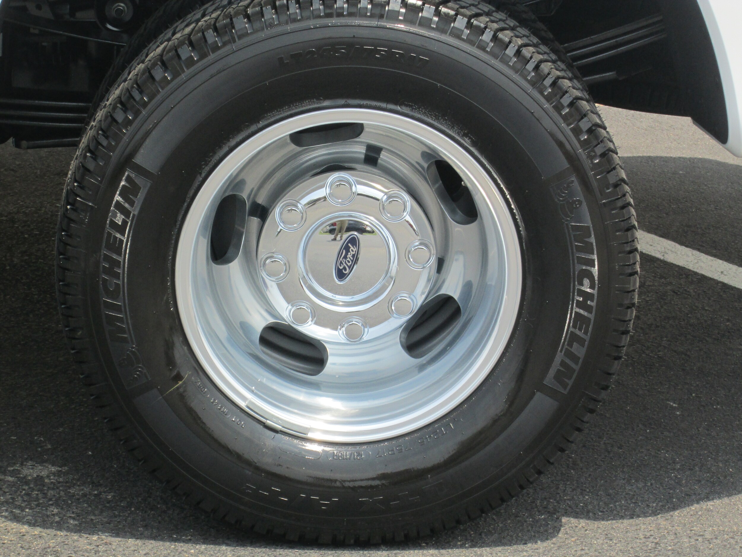 2025 Ford F-350 photo 3