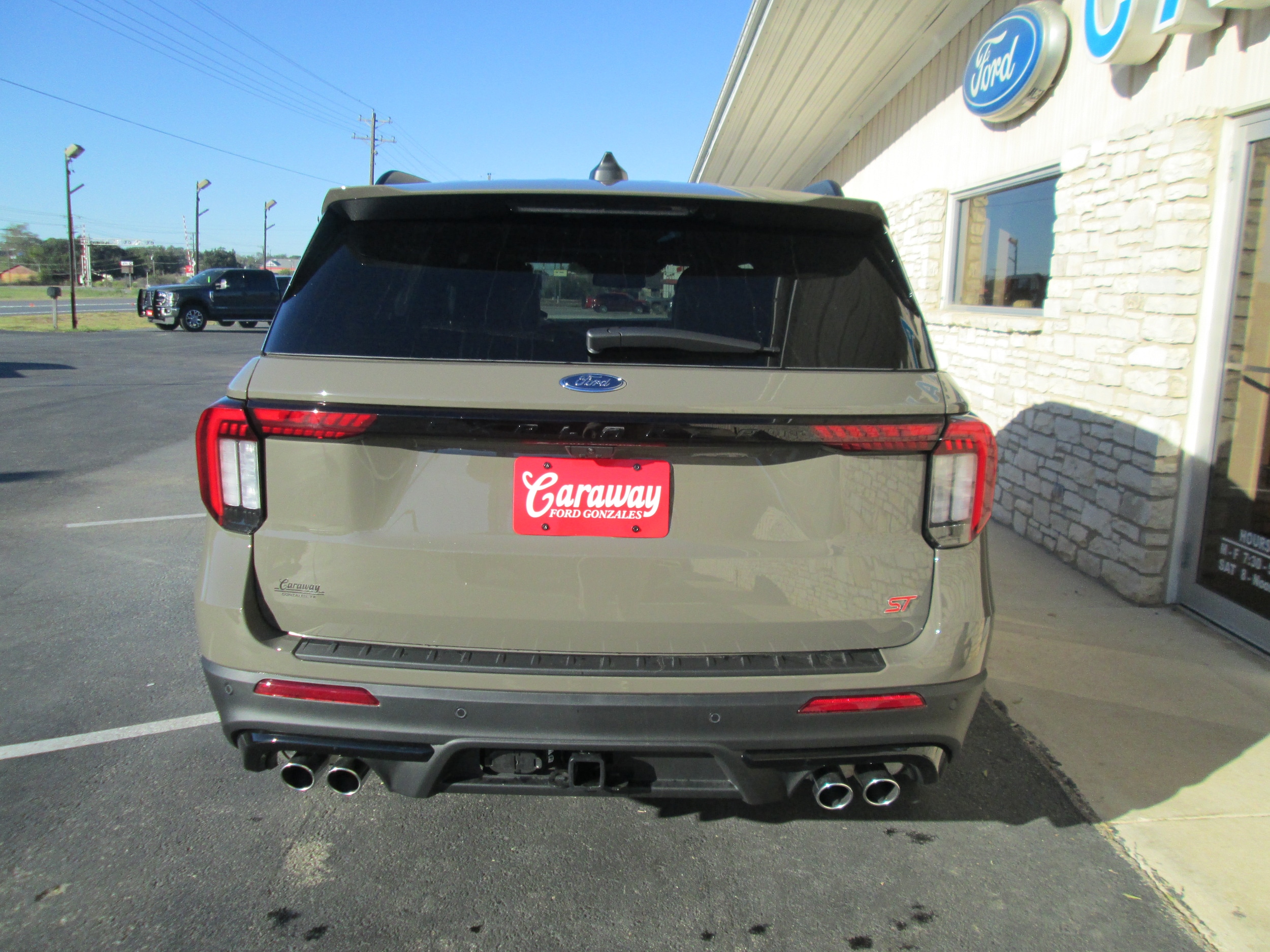 2026 Ford Explorer ST - Photo 7