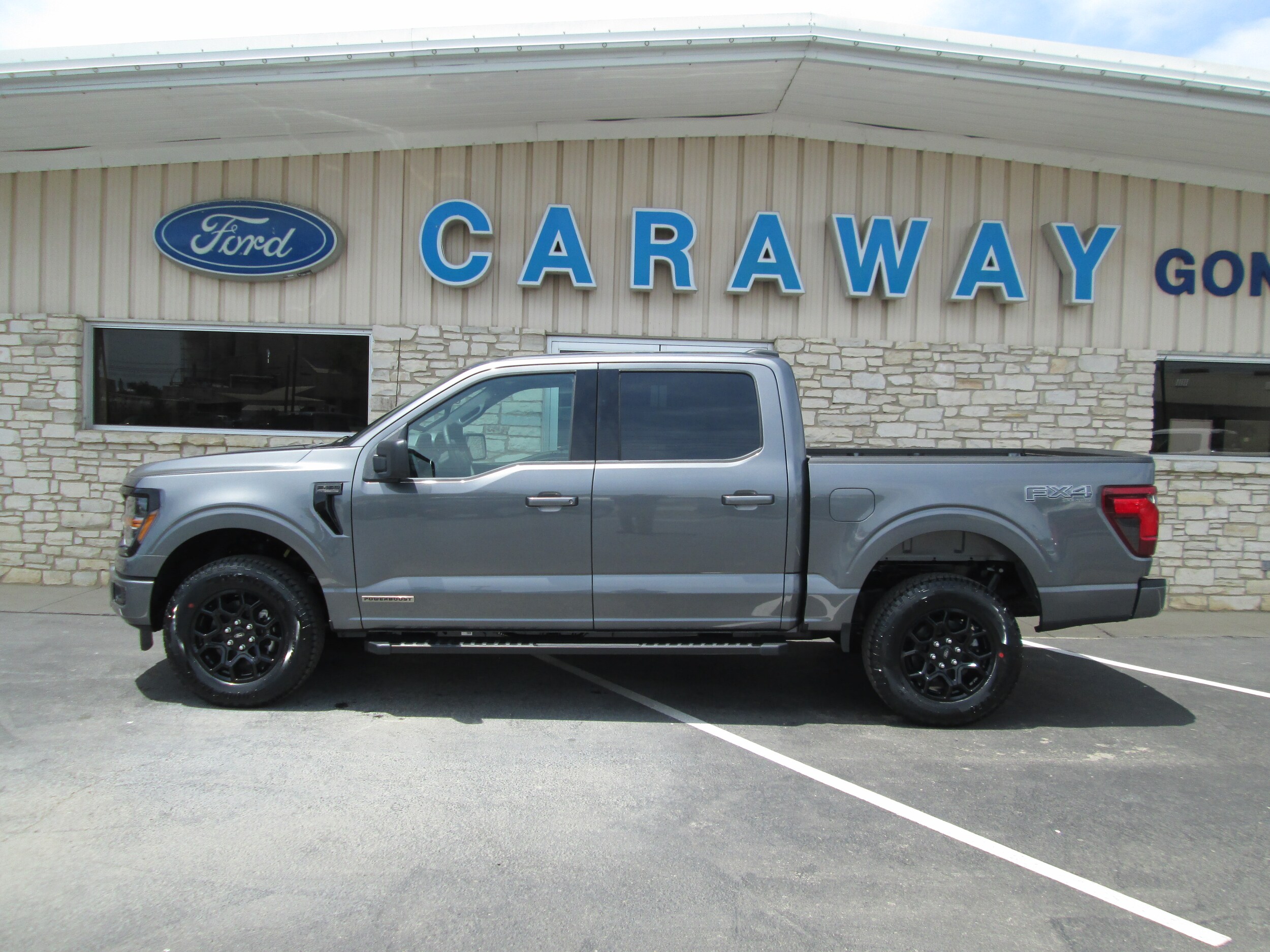 2025 Ford F-150 XLT photo 2