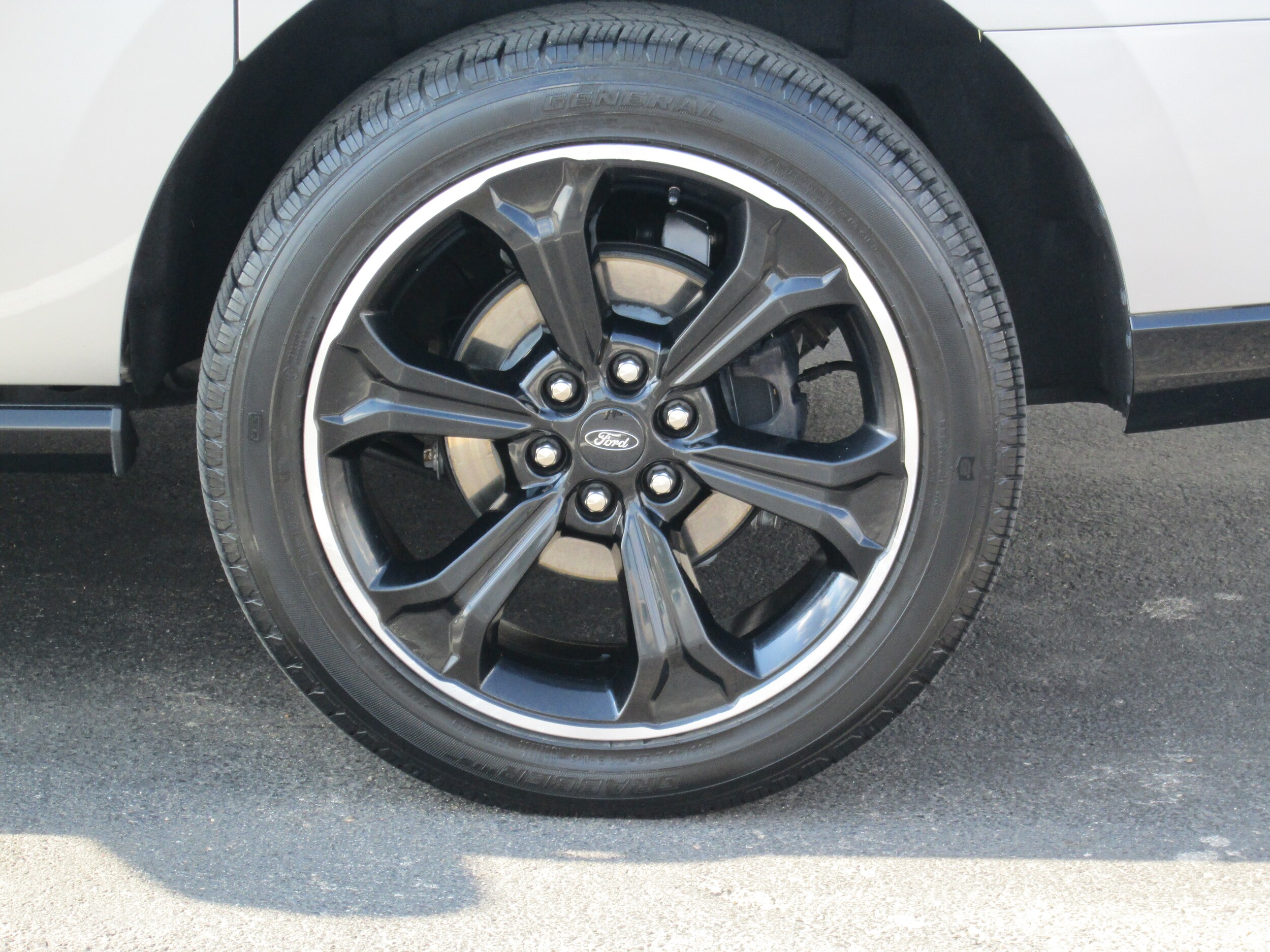 2022 Ford Expedition MAX Limited photo 2