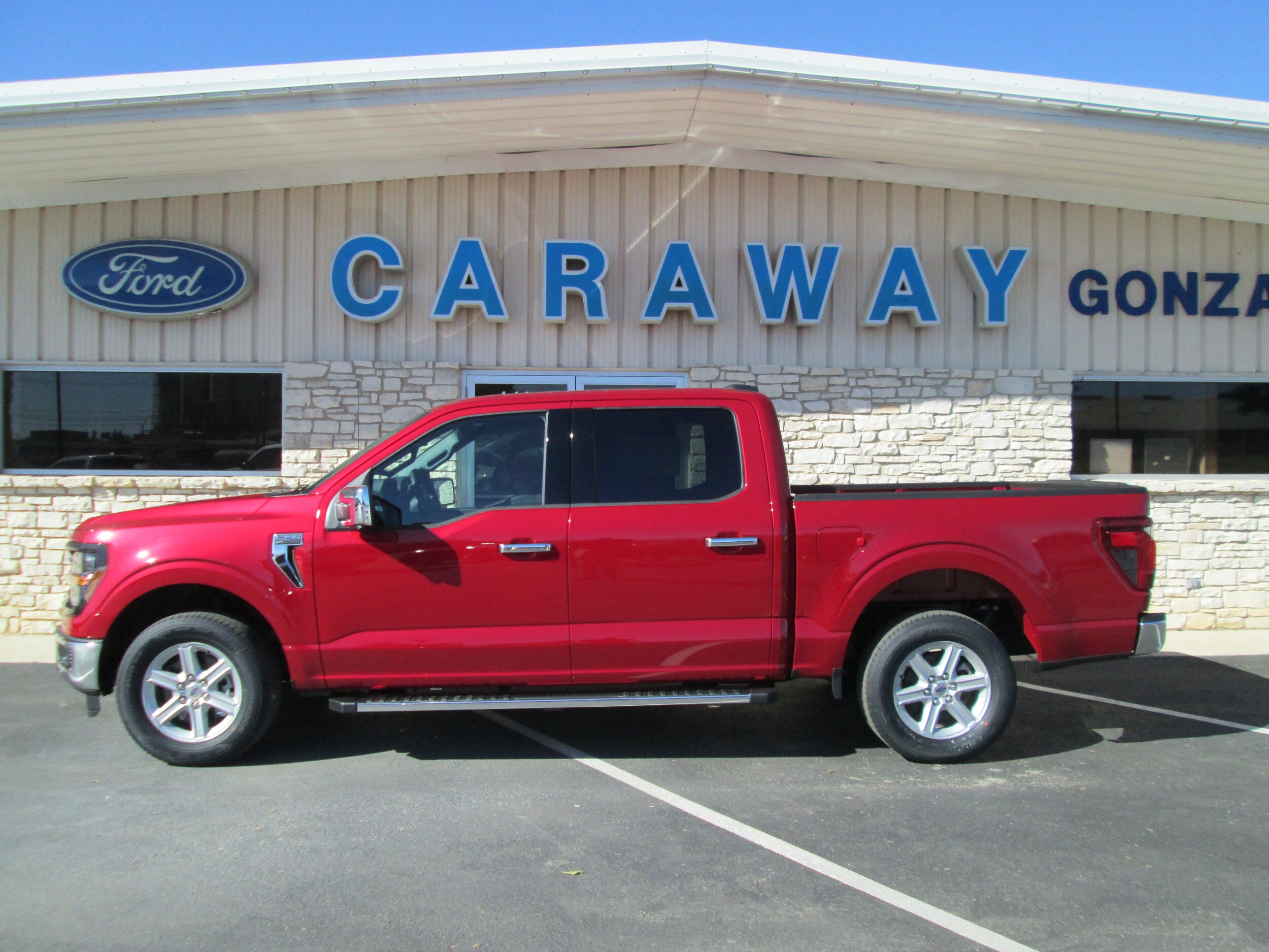 2025 Ford F-150 XLT photo 2