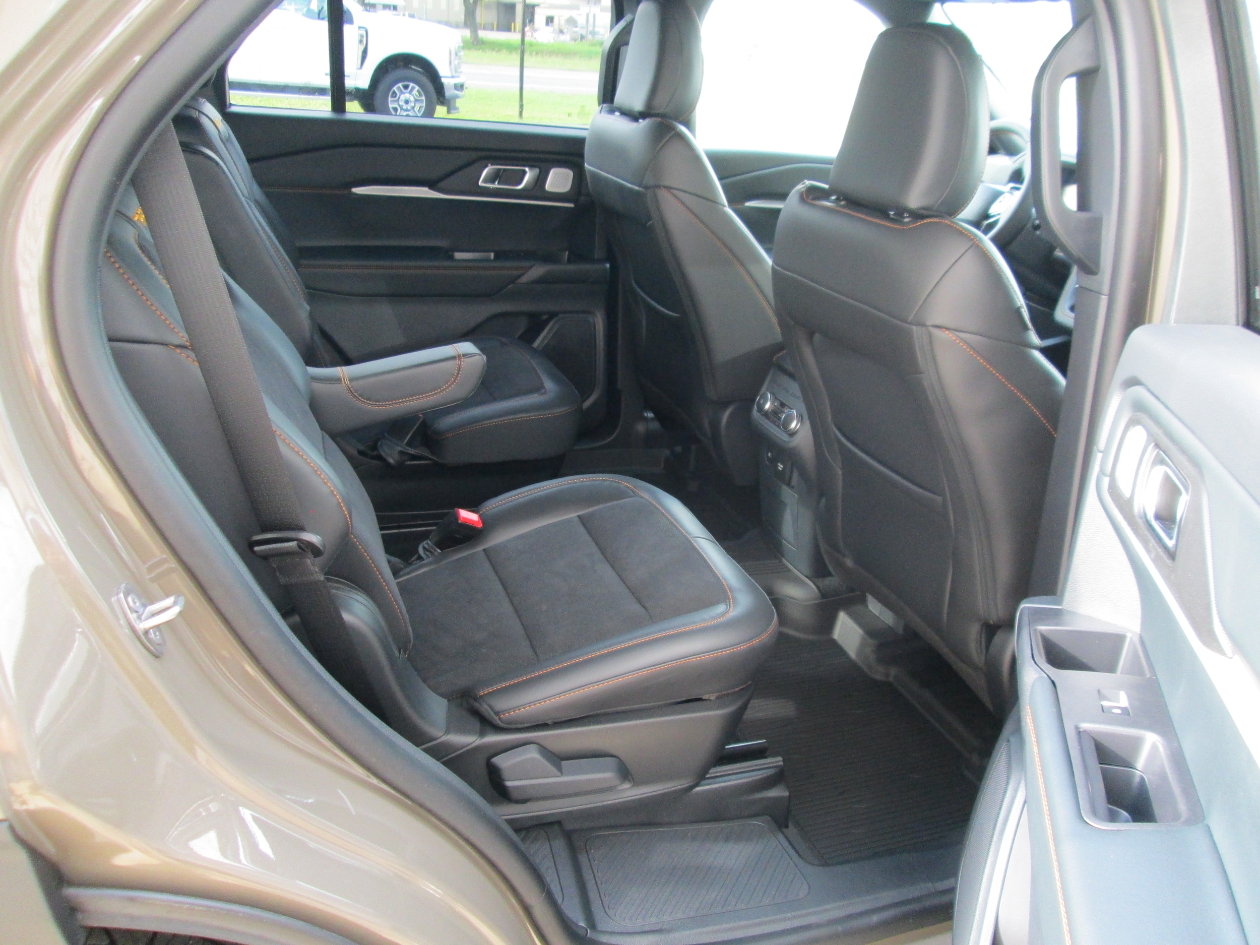 2026 Ford Explorer Tremor - Photo 12