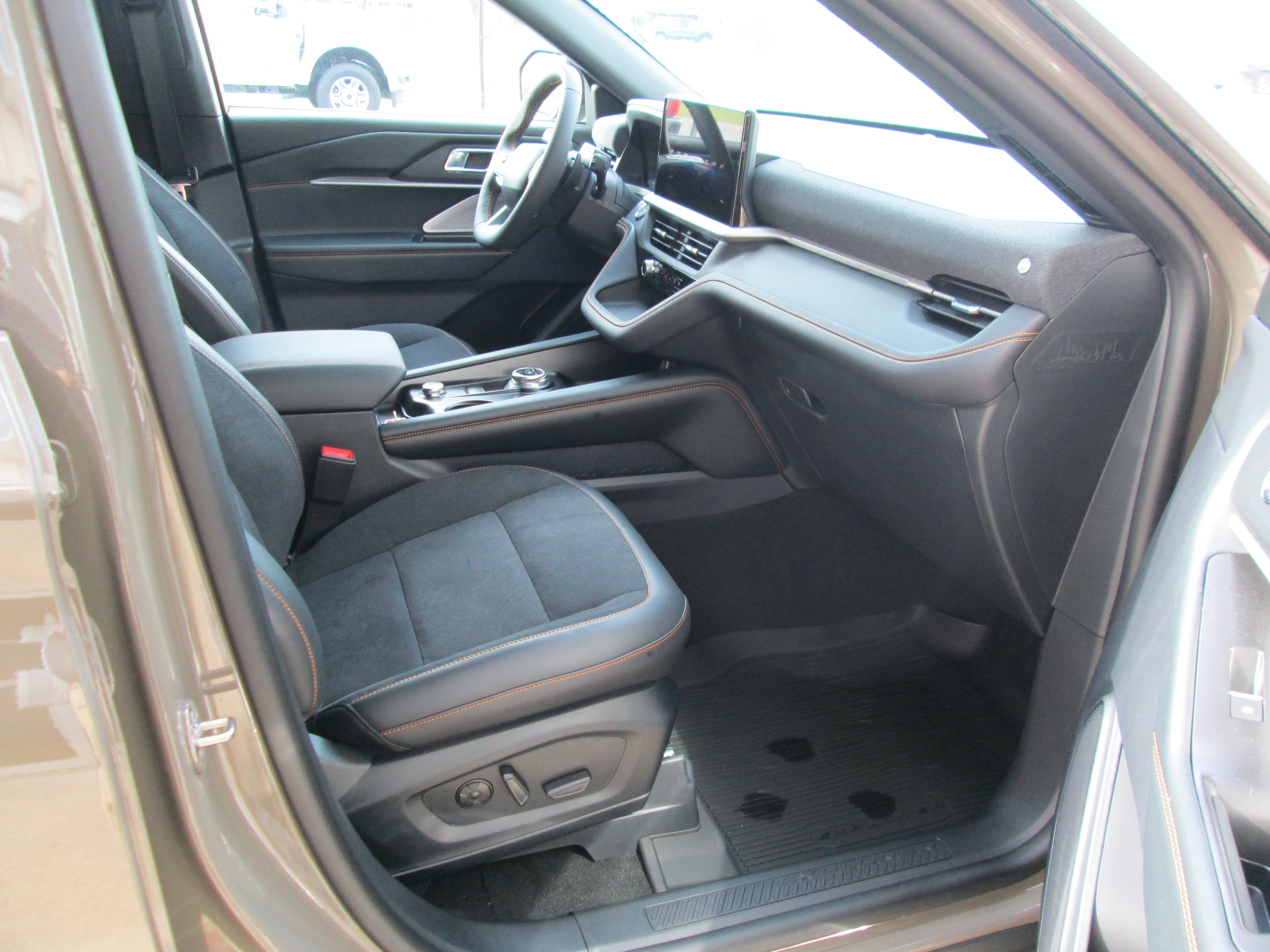 2026 Ford Explorer Tremor - Photo 13