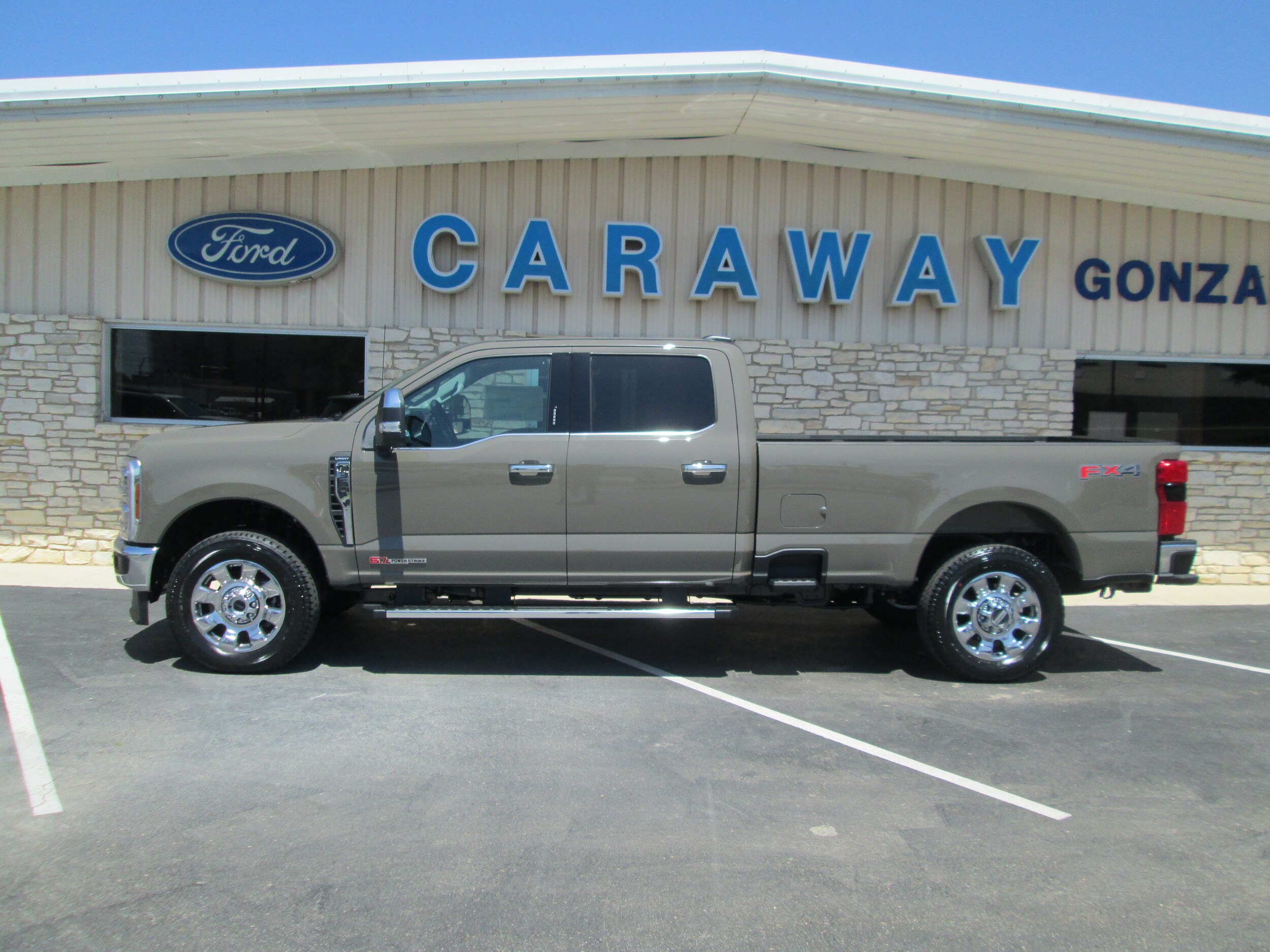 2026 Ford F-350 Lariat photo 3