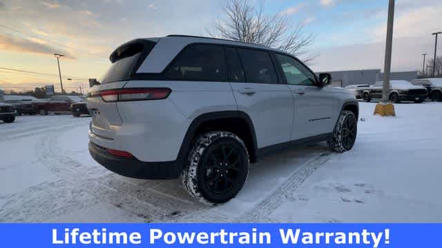 Thumbnail: 2025 Jeep Grand Cherokee - 8
