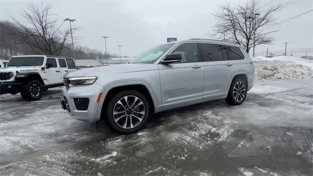 Thumbnail: 2022 Jeep Grand Cherokee - 4