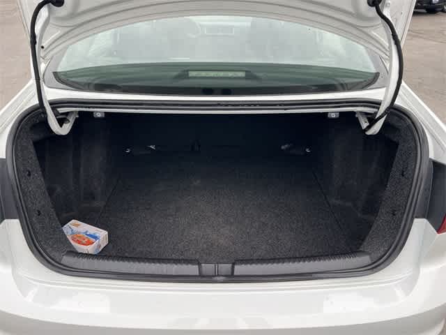 Thumbnail: 2017 Volkswagen Jetta - 24