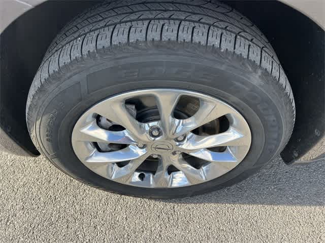 Thumbnail: 2021 Chrysler Pacifica - 12