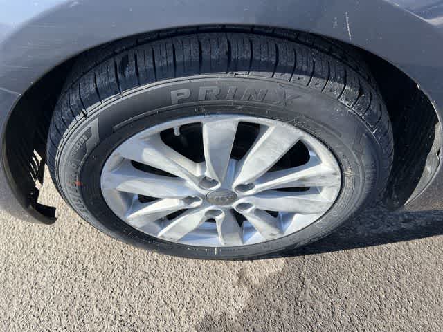 Thumbnail: 2016 Kia Forte - 12