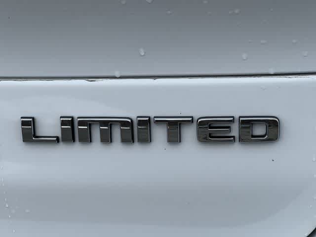 Thumbnail: 2022 Jeep Grand Cherokee - 11