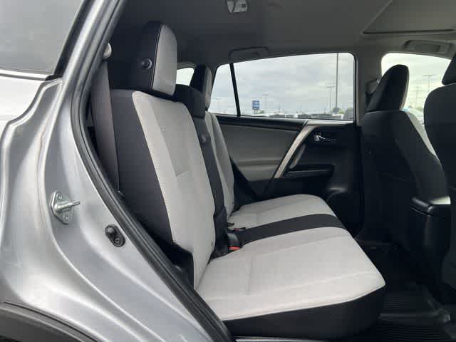 Thumbnail: 2018 Toyota RAV4 - 25