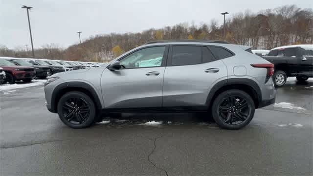 Thumbnail: 2024 Chevrolet Trax - 5